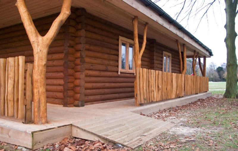 Round Log Cabin
